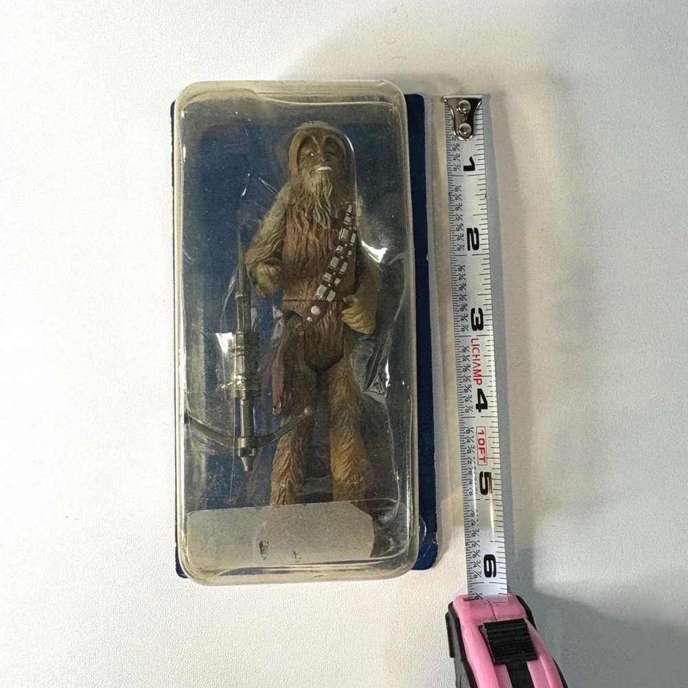 Star Wars Chewbacca Action Figure with Bowcaster Accessory - Picture 2 of 4